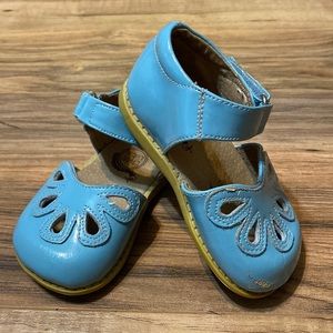 Livie & Luca Blue Petals 5 Toddler